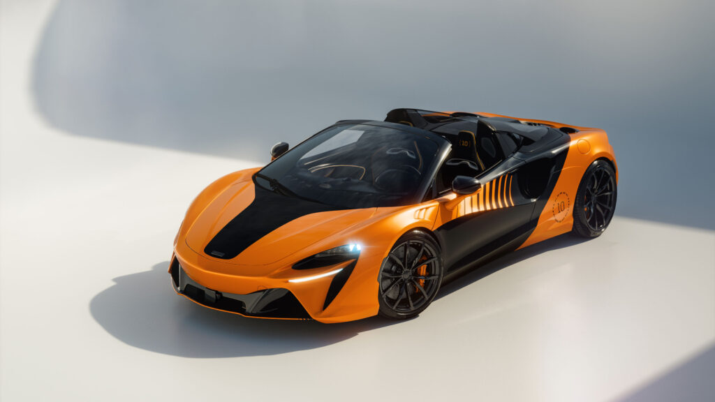 1 in 10 Mclaren Artura Spider MCL39 in orange and Black, press release